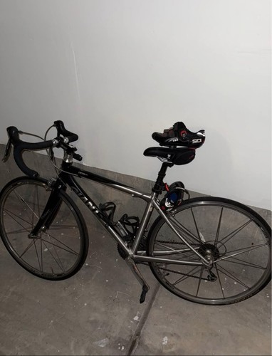 Giant road bike 700c - bike,